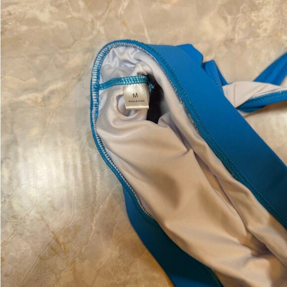 NWOT Bright Blue Scoop Neck Bikini Set – Medium | Sporty Two-Piece Swimsuit - Picture 4 of 8